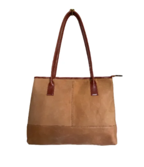 Caramel leather tote bag with exterior zipped pocket