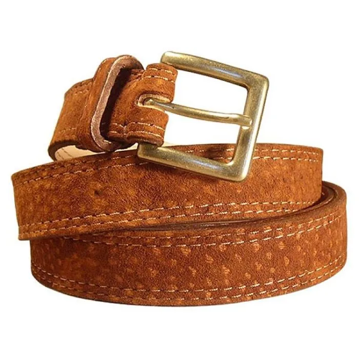 Close-up of the women’s Capybara belt, showcasing its tapered design, elegant double top stitching, and solid brass buckle, made from authentic Argentinian capybara leather.