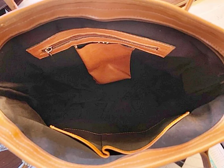 tote bag reptile interior