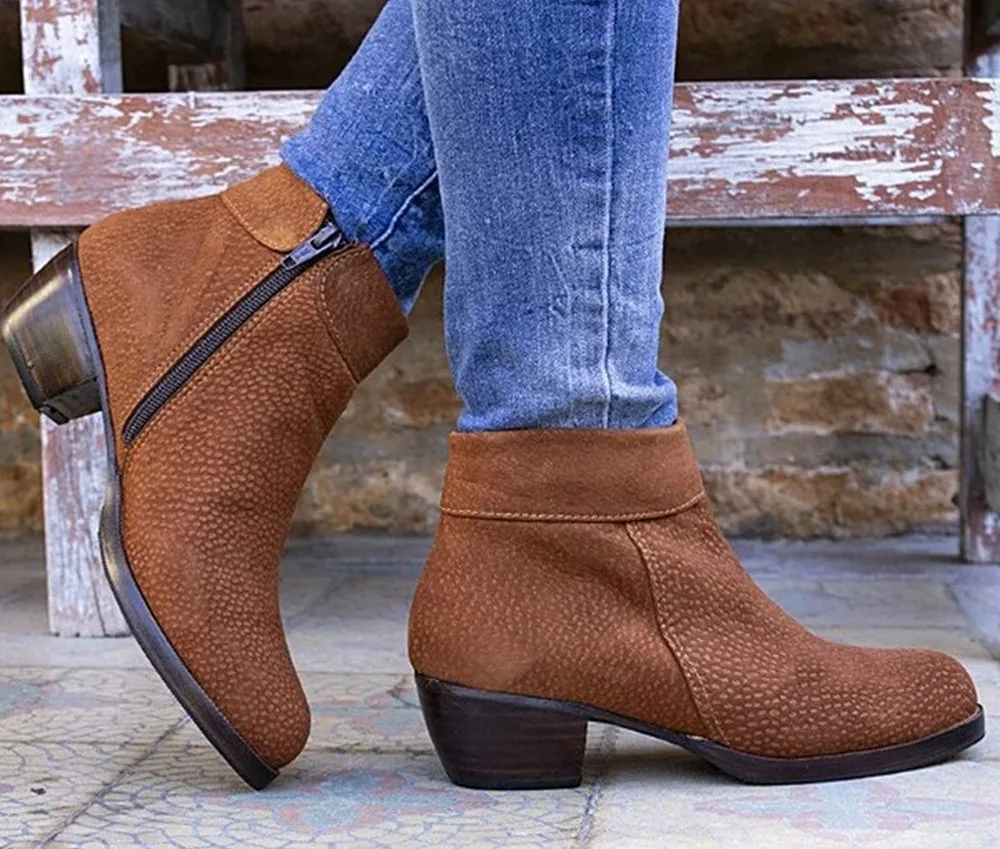 Carpincho / capybara boot.