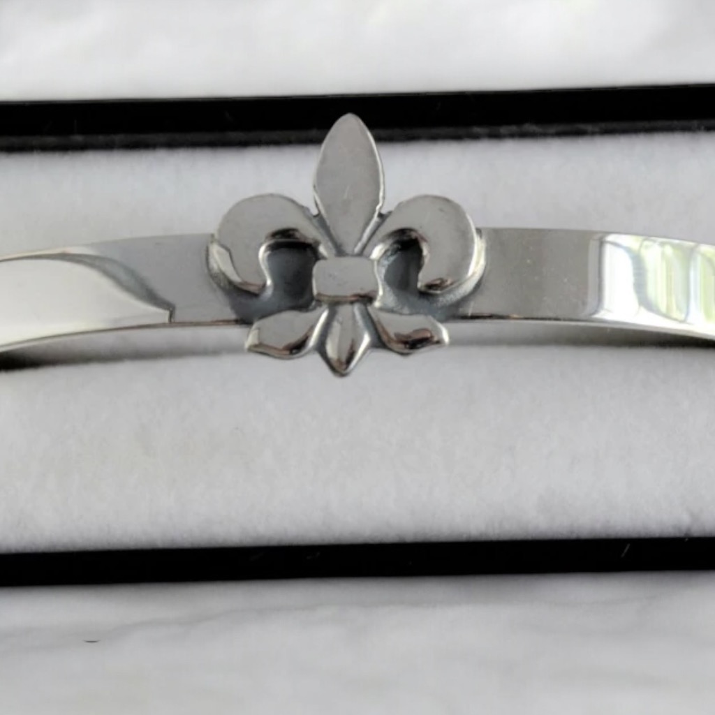 Handmade Alpaca Silver Cuff Style Bracelet with the French Fleur de Lis.