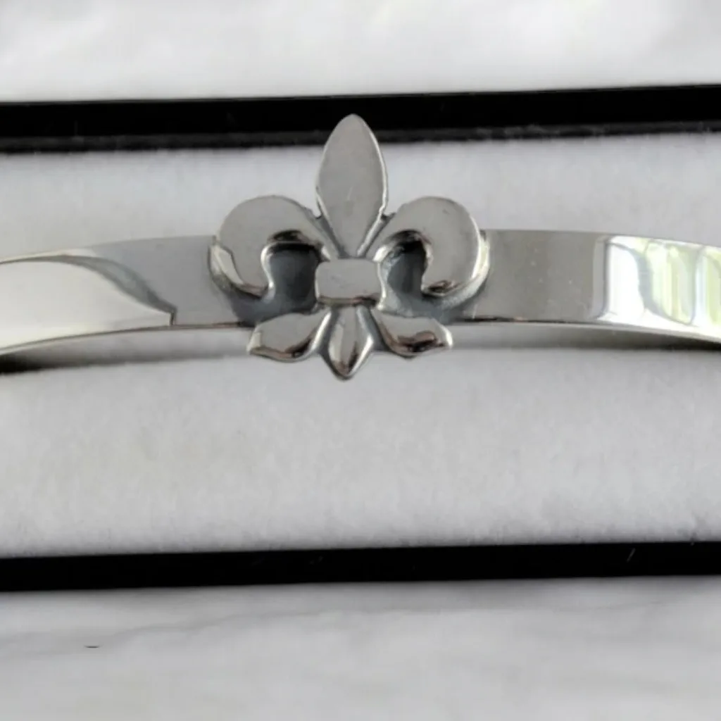 Handmade Alpaca Silver Cuff Style Bracelet with the French Fleur de Lis.
