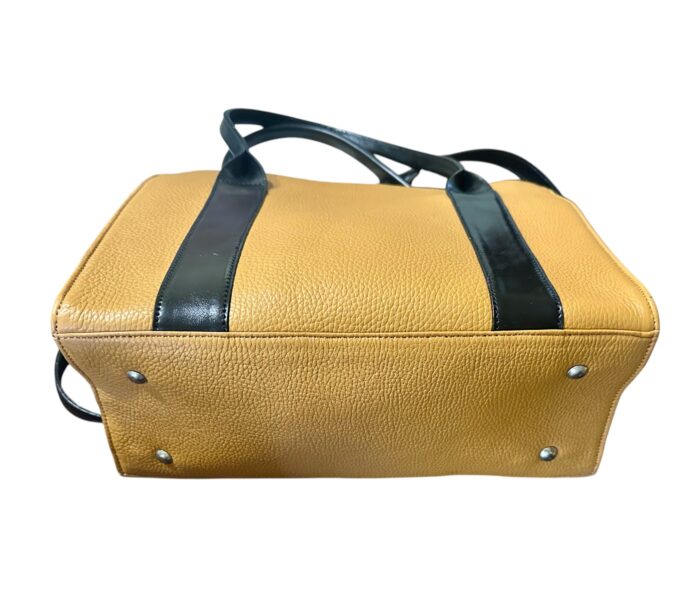 Trendy, With 'Big City' Style! Premium, Handmade, Argentine Leather Cross Body Bag, Shoulder Bag in Yellowish-Mustard, Great Color! - Image 10
