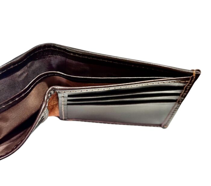 Exotic Capybara Leather Men’s Wallet – Handcrafted in Argentina - Image 3
