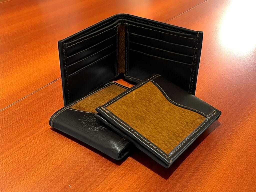 Carpincho bifold wallets with cowhide leather trim (interior, front and back)