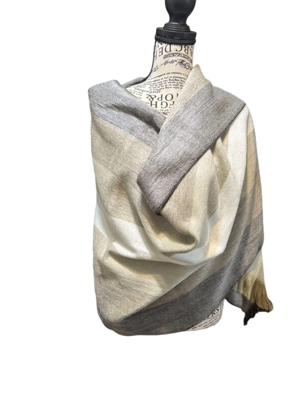 100% GENUINE, EXTRA FINE ALPACA WRAP or SOFA THROW - ET-Q/3360-TnS - Image 4