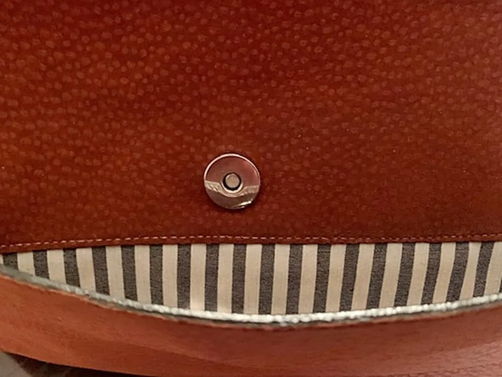 HANDMADE, EXTRA-LARGE CAPYBARA / CARPINCHO TOTE BAG WITH ARGENTINIAN COWHIDE TRIM - Image 7