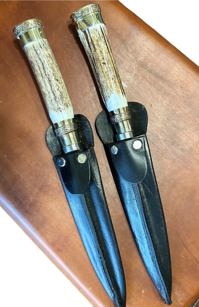 Decorative stag horn gaucho knife