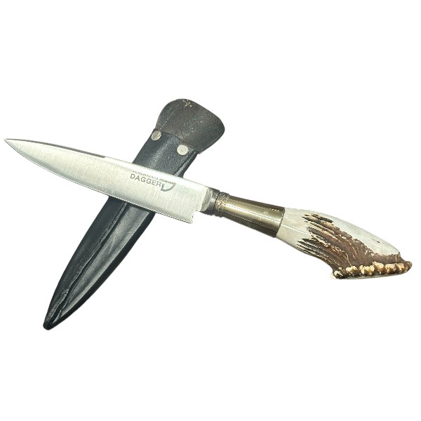 Rugged gaucho knife