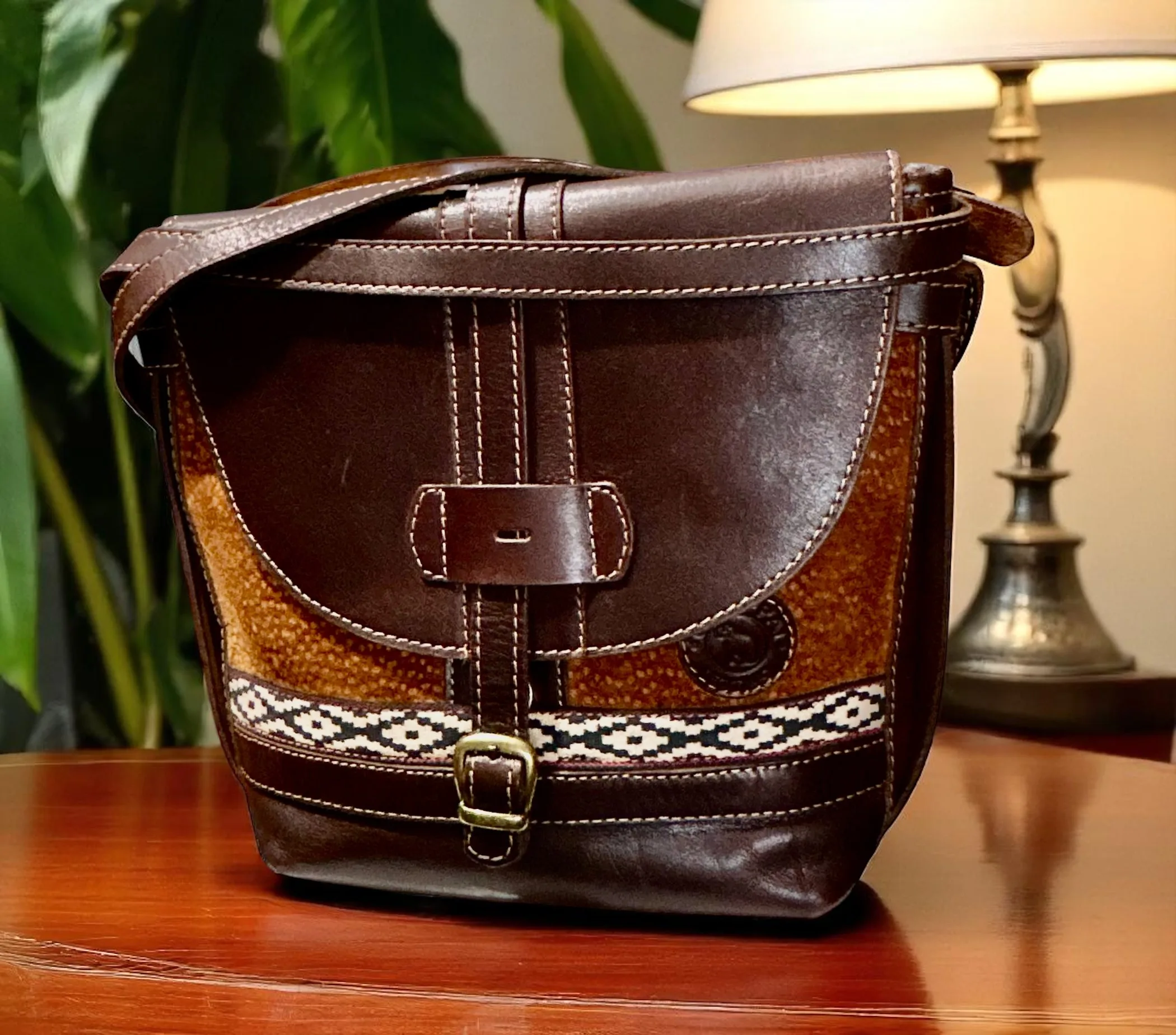 Heritage-Style Leather Crossbody Bag | Handcrafted in Argentina