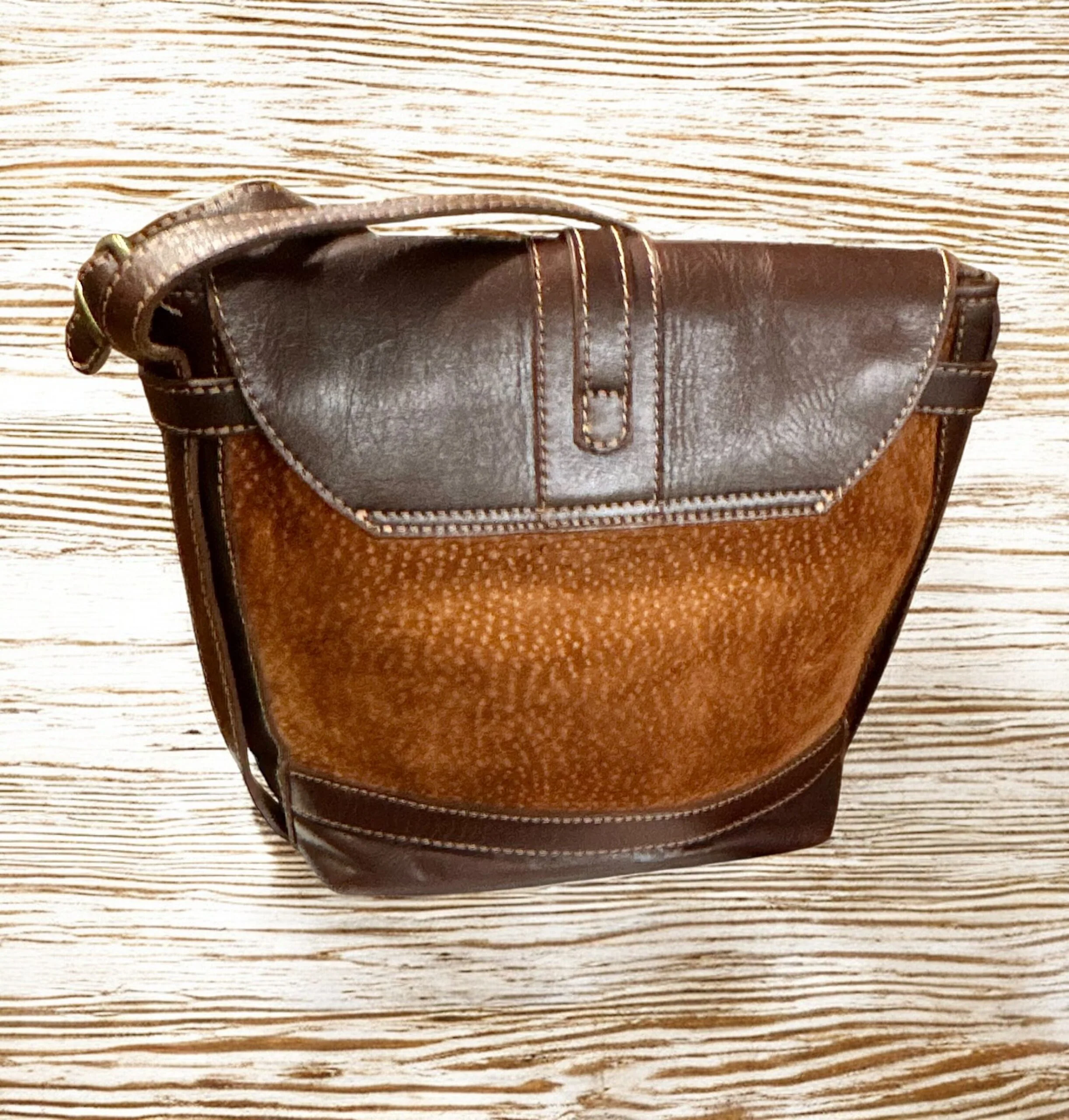 Heritage-Style Leather Crossbody Bag | Handcrafted in Argentina - Image 3