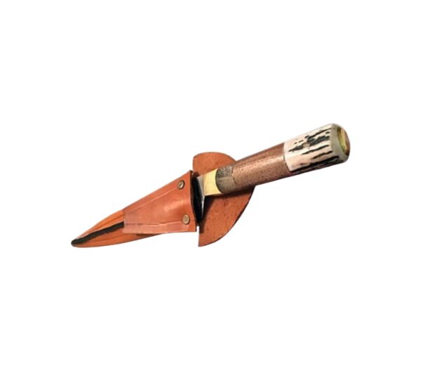 Exquisite Argentine Craftsmanship: Handmade Knives with polished horn, wood and brass accents - Image 3