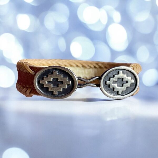 Handmade, Unisex Rawhide Leather Bracelet with Alpaca Silver Guarda Pampa, Rhombus Cross Design