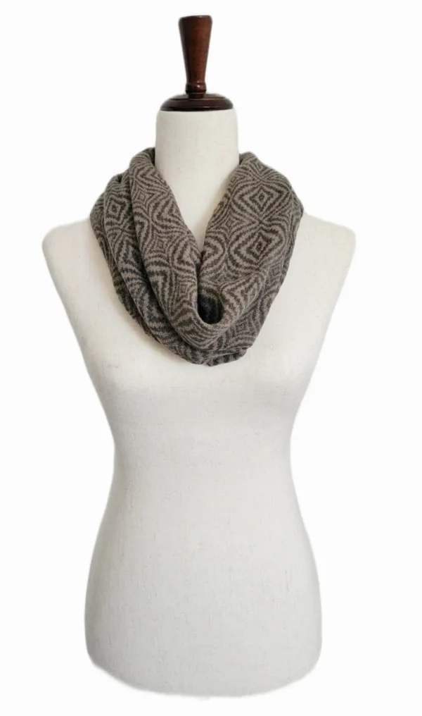 100% GENUINE ALPACA FIBER UNISEX INFINITY SCARF - SUPER SOFT - SUPER WARM - HYPO-ALLERGENIC! - ET-MDM/2299-TG - Image 3
