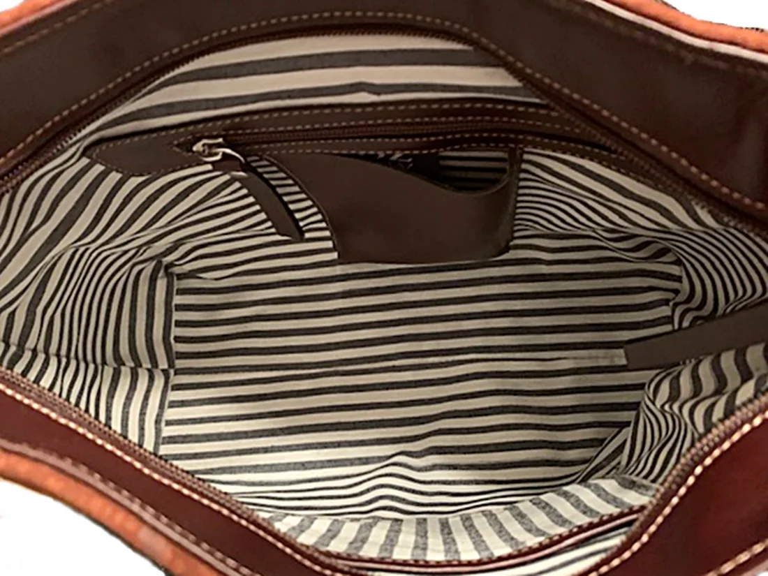 HANDMADE, EXTRA-LARGE CAPYBARA / CARPINCHO TOTE BAG WITH ARGENTINIAN COWHIDE TRIM - Image 10