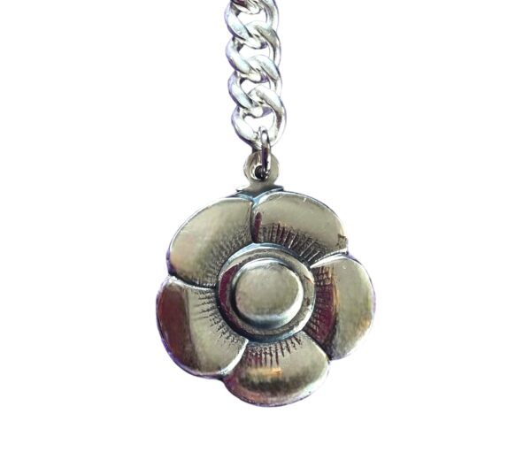 Pansy Blossom Keychain | A Silver Tribute to Argentine Elegance - Image 2