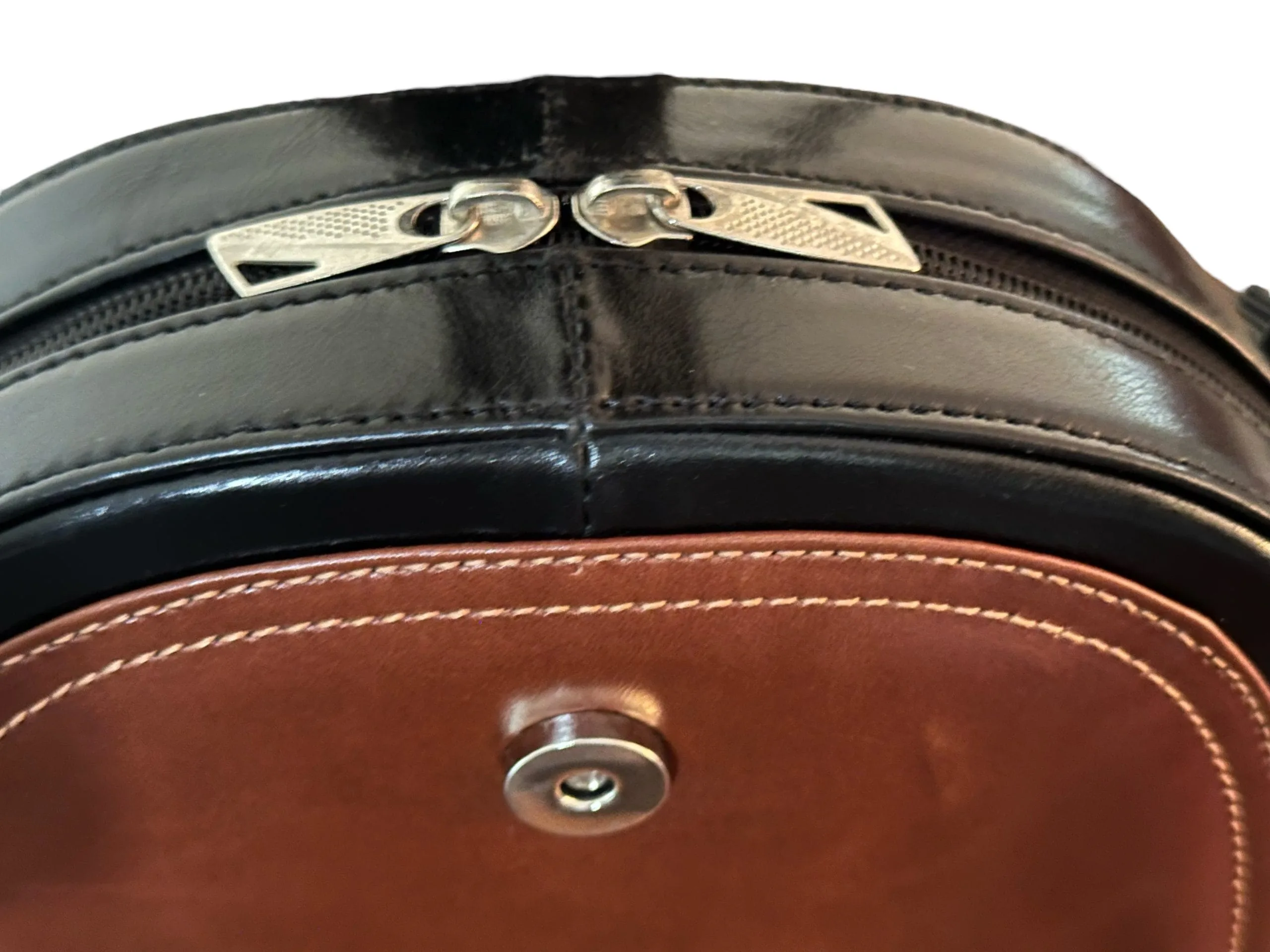 Handmade Argentinian Bicolored, Genuine Leather Crossbody Bag with Adjustable Strap - OZ-27/36 - Image 6