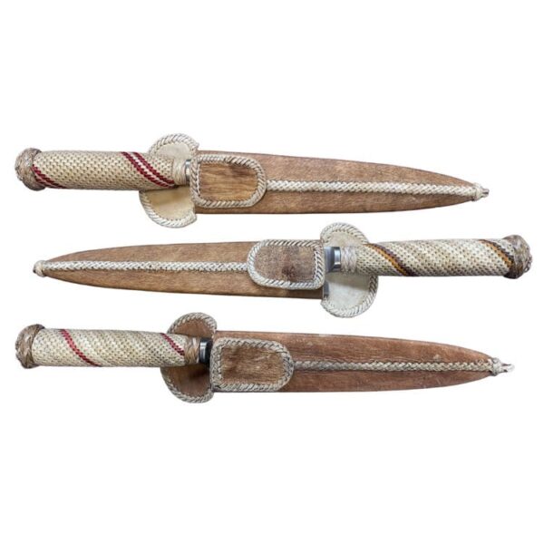 20CM HAND BRAIDED RAW HIDE LEATHER GAUCHO KNIFE WITH MATCHING SCARAB - A RARE FIND! - Image 2