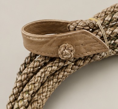 Close-up of the handcrafted rawhide leather loop on a traditional Argentine lasso, showcasing the precision of hand-cut leather and authentic gaucho craftsmanship.