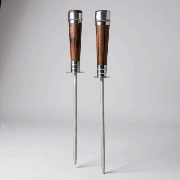 Handcrafted Argentine chaira made of Anchico wood and stainless steel.