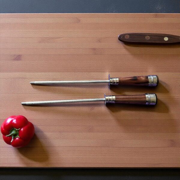 Traditional Argentine sharpening steel with alpaca and wood handle.