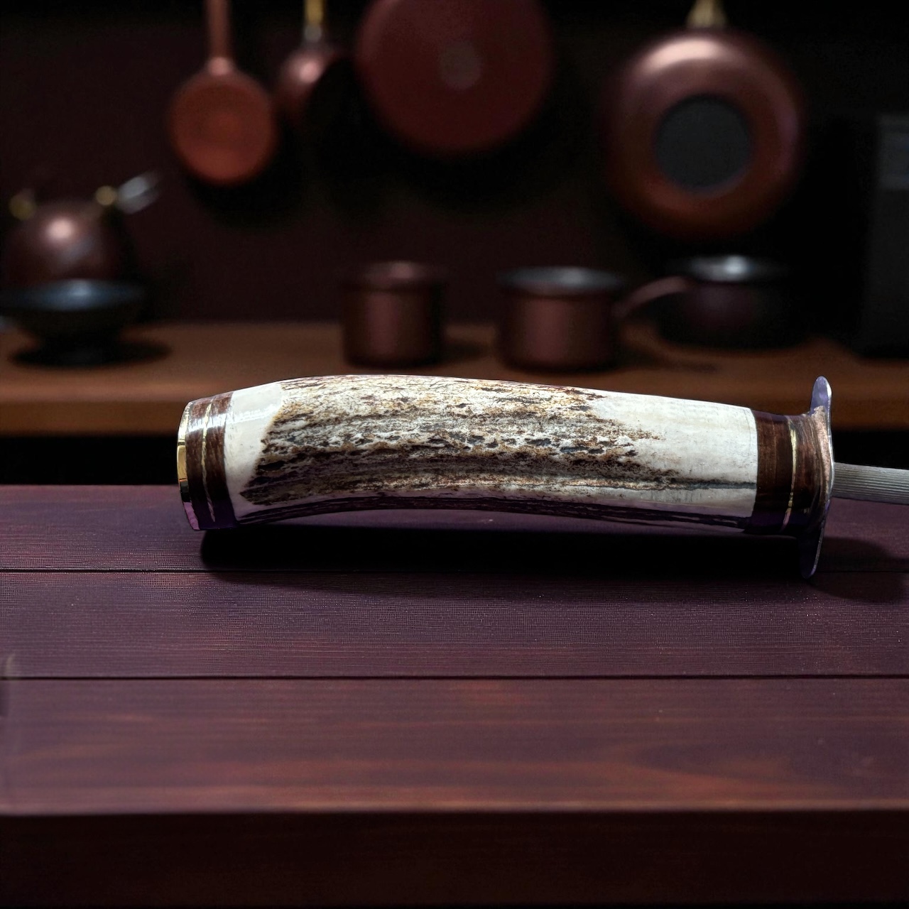 Handcrafted Argentine chaira with natural staghorn handle.